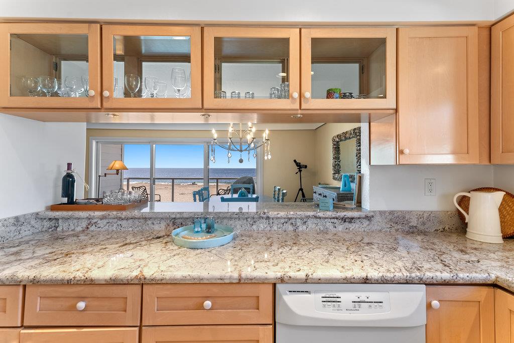 Detail Gallery Image 16 of 33 For 22130 E Cliff Dr 2d,  Santa Cruz,  CA 95062 - 2 Beds | 2 Baths