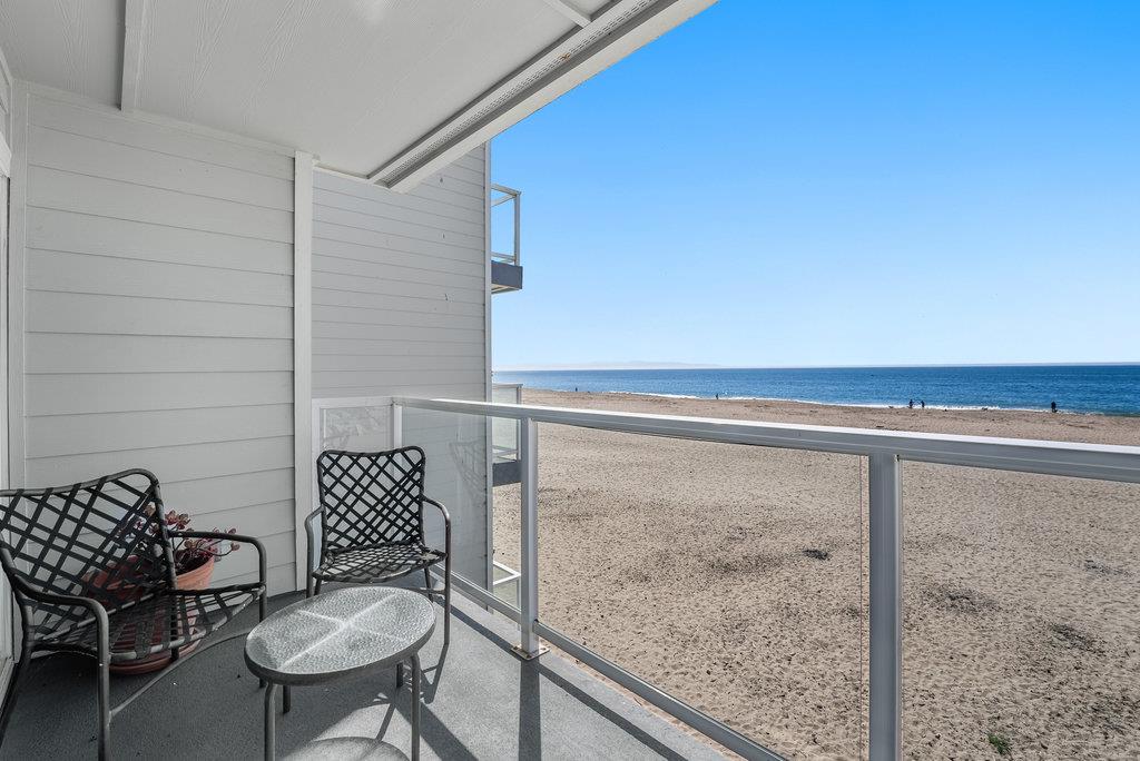 Detail Gallery Image 25 of 33 For 22130 E Cliff Dr 2d,  Santa Cruz,  CA 95062 - 2 Beds | 2 Baths