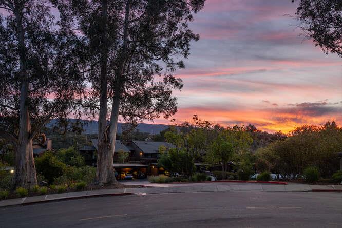 Detail Gallery Image 1 of 22 For 3376 La Mesa #5,  San Carlos,  CA 94070 - 2 Beds | 2 Baths