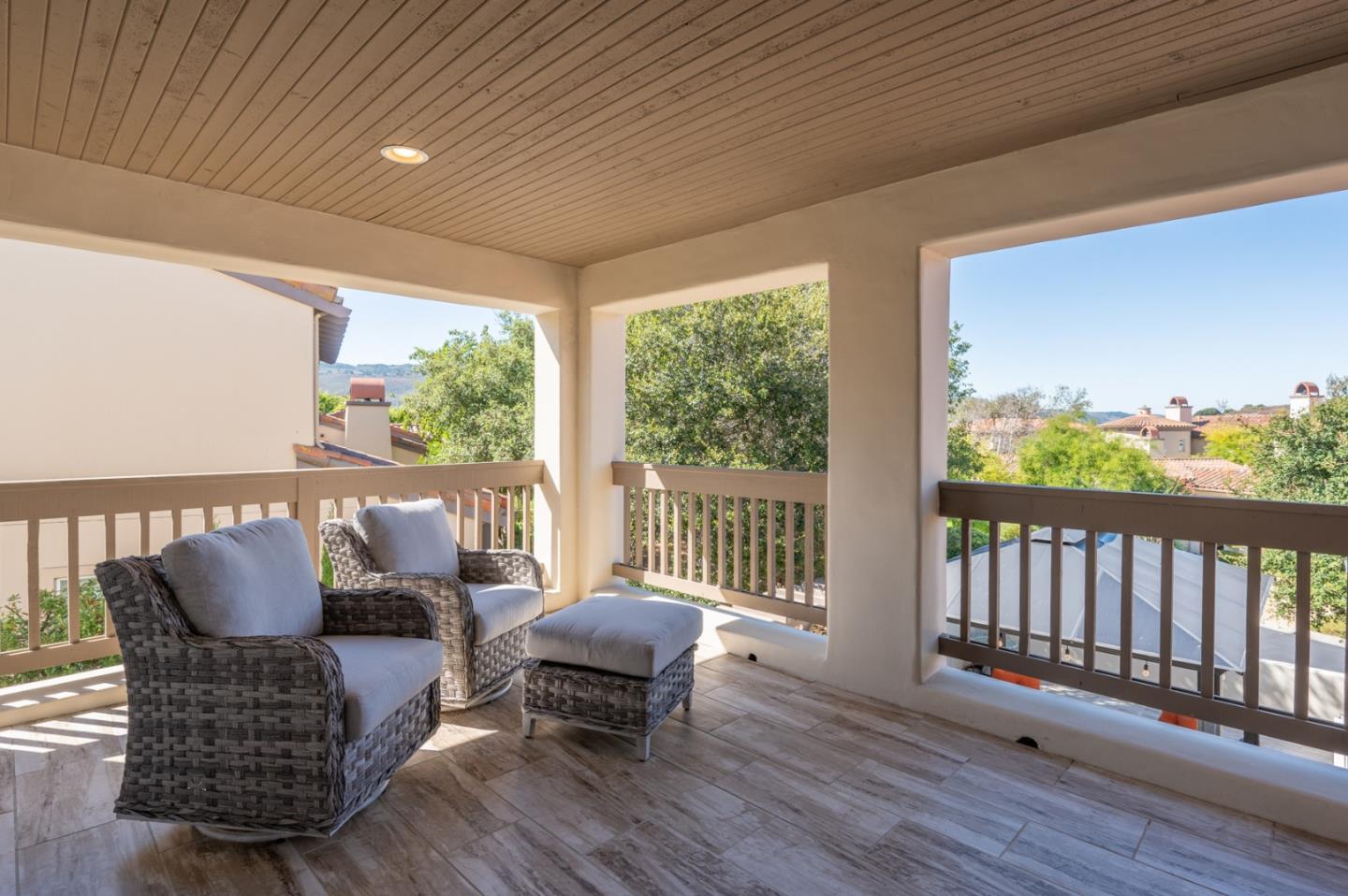 Detail Gallery Image 16 of 33 For 127 Las Brisas Dr, Monterey,  CA 93940 - 3 Beds | 3/1 Baths