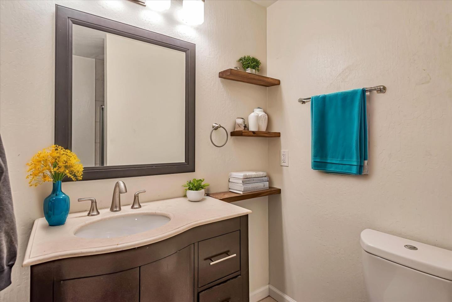 Detail Gallery Image 14 of 23 For 2321 Ticonderoga Dr, San Mateo,  CA 94402 - 2 Beds | 2/1 Baths