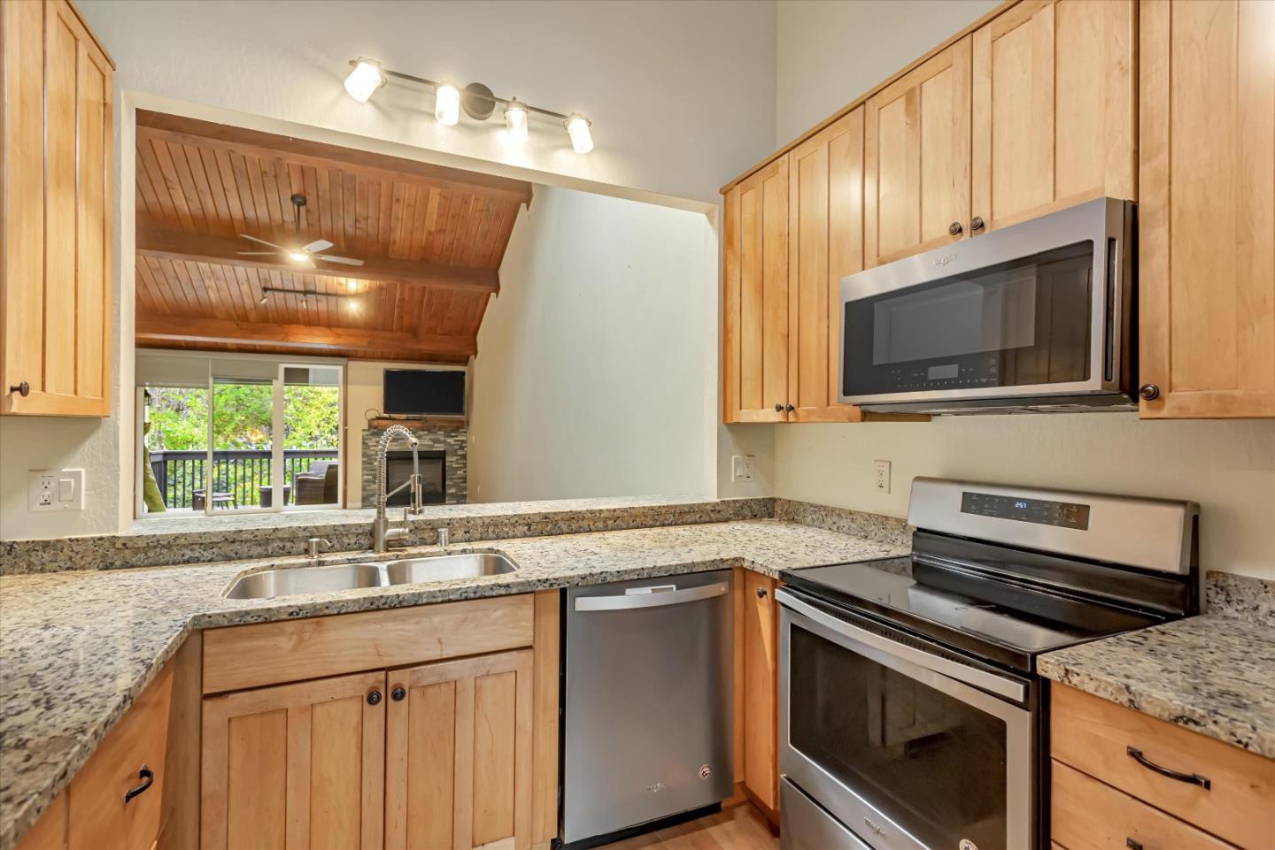 Detail Gallery Image 9 of 23 For 2321 Ticonderoga Dr, San Mateo,  CA 94402 - 2 Beds | 2/1 Baths