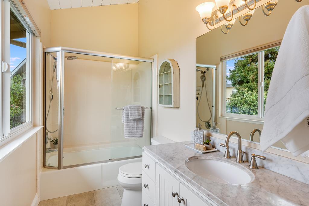 Detail Gallery Image 21 of 39 For 109 Vineyard Ct, Aptos,  CA 95003 - 2 Beds | 2/1 Baths