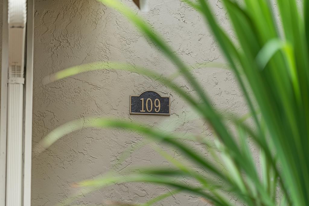 Detail Gallery Image 7 of 39 For 109 Vineyard Ct, Aptos,  CA 95003 - 2 Beds | 2/1 Baths