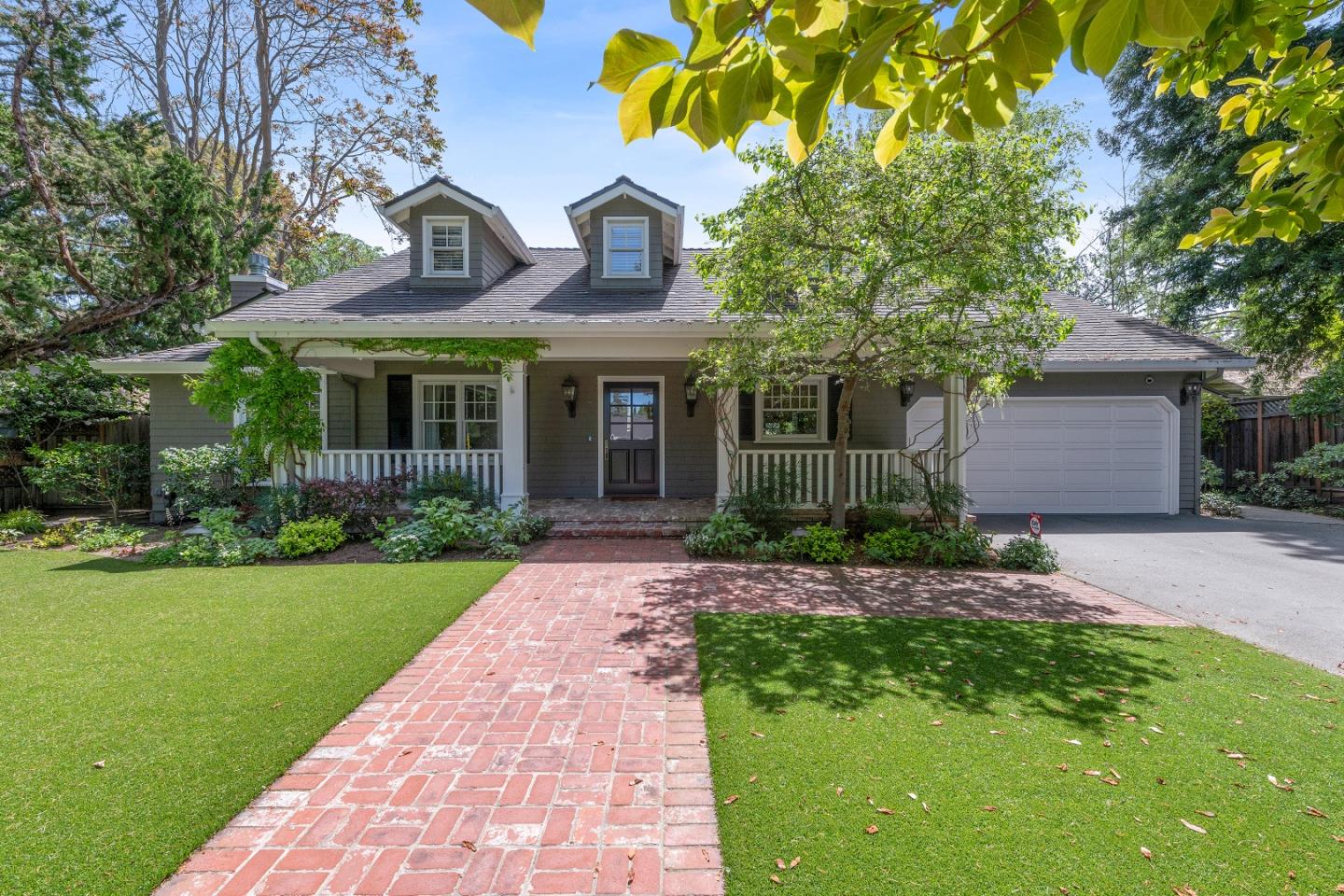 Detail Gallery Image 1 of 34 For 1115 Bay Laurel Dr, Menlo Park,  CA 94025 - 4 Beds | 3/1 Baths