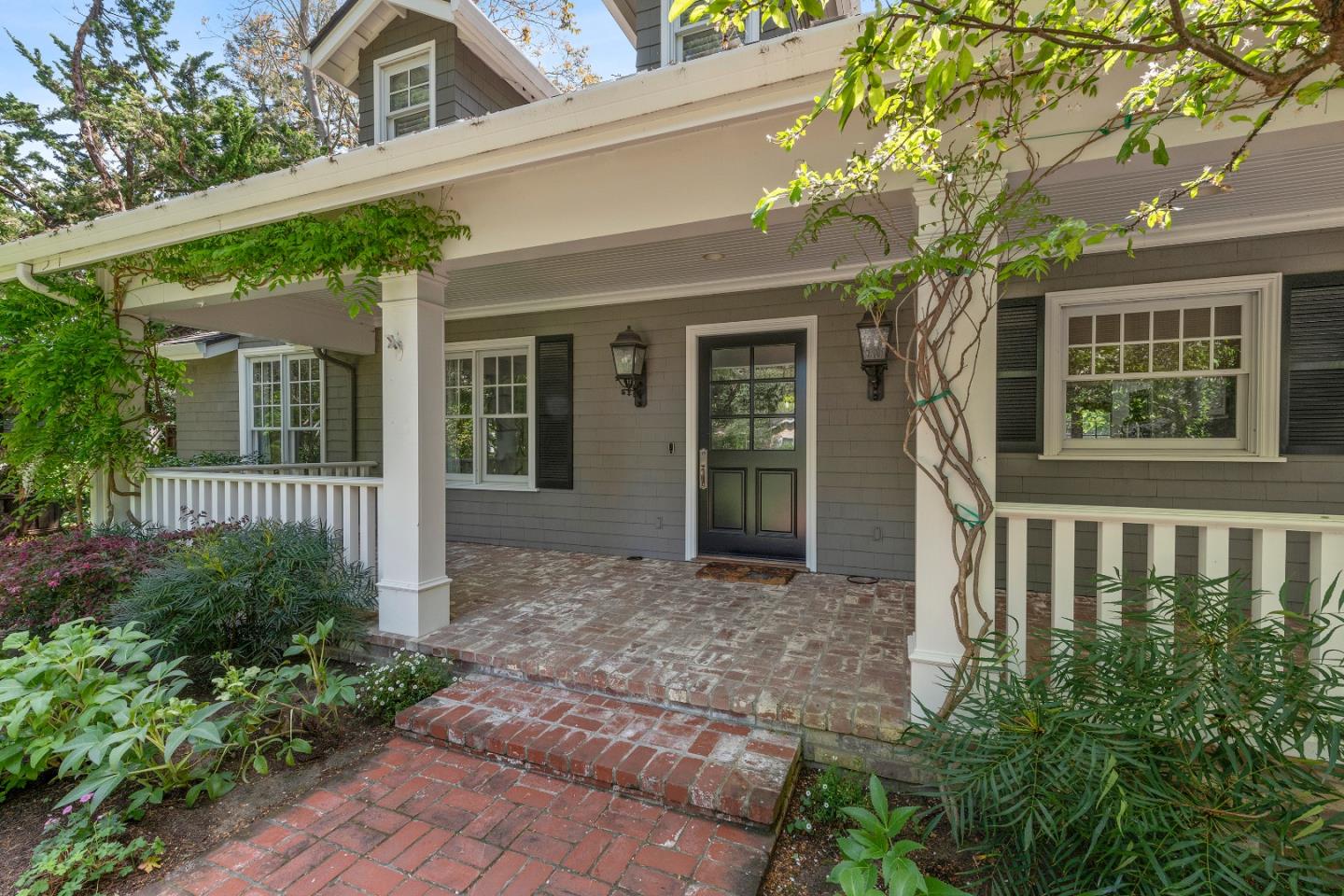 Detail Gallery Image 5 of 34 For 1115 Bay Laurel Dr, Menlo Park,  CA 94025 - 4 Beds | 3/1 Baths