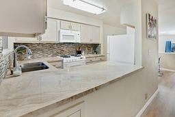 Detail Gallery Image 4 of 21 For 7242 Lotus Way, Aptos,  CA 95003 - 2 Beds | 2/1 Baths