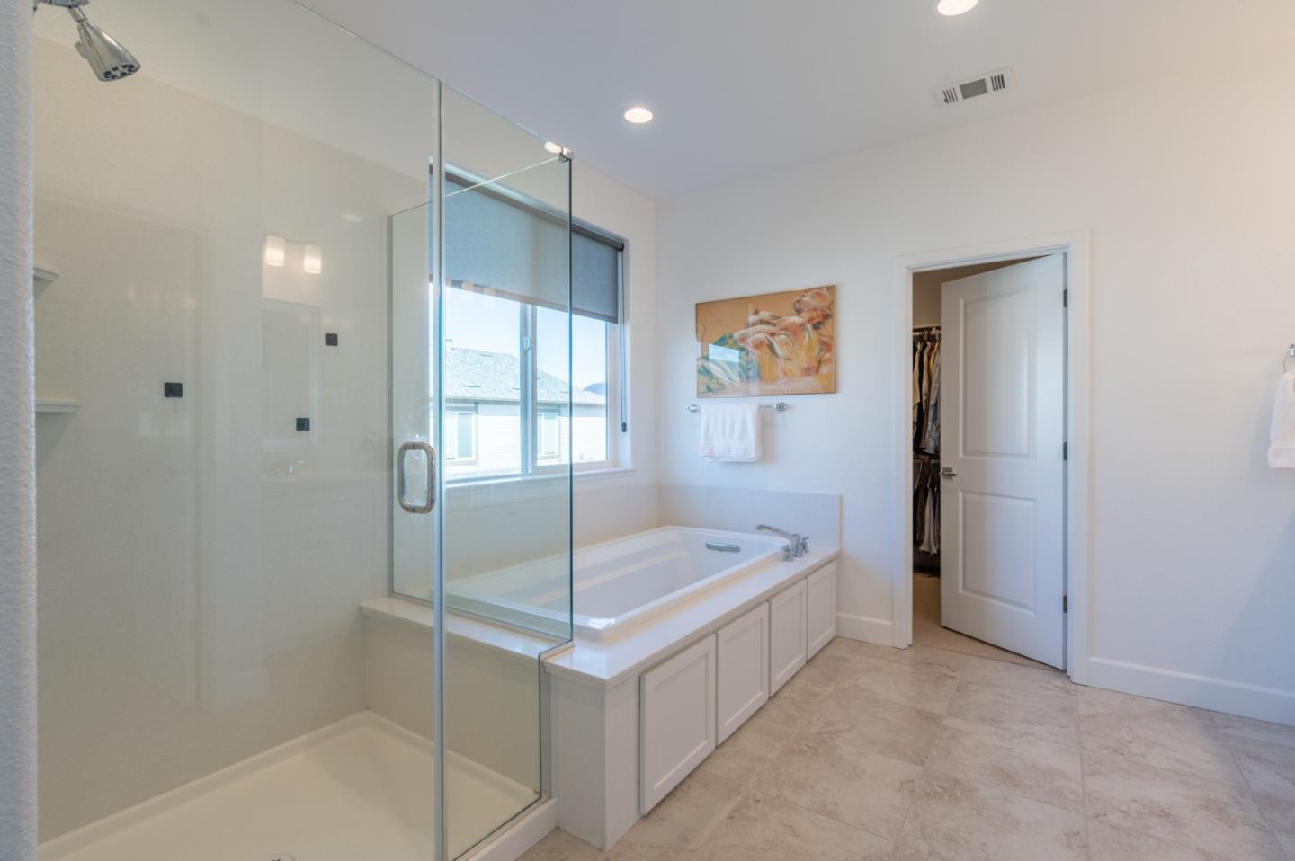 Detail Gallery Image 11 of 22 For 2605 Sandy Clay Ln, Marina,  CA 93933 - 3 Beds | 2/1 Baths