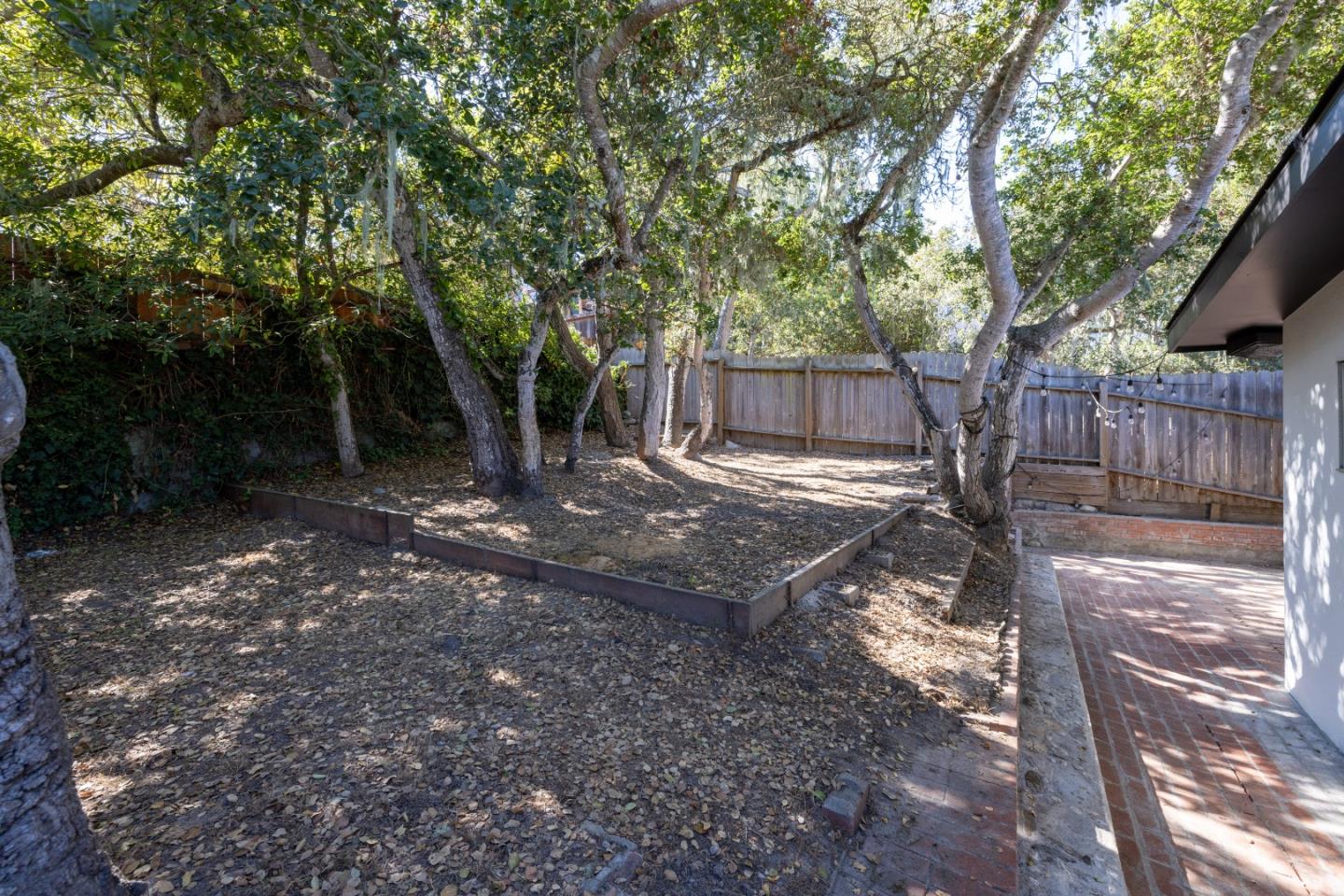 Detail Gallery Image 21 of 26 For 1057 Hellam St, Monterey,  CA 93940 - 3 Beds | 2 Baths