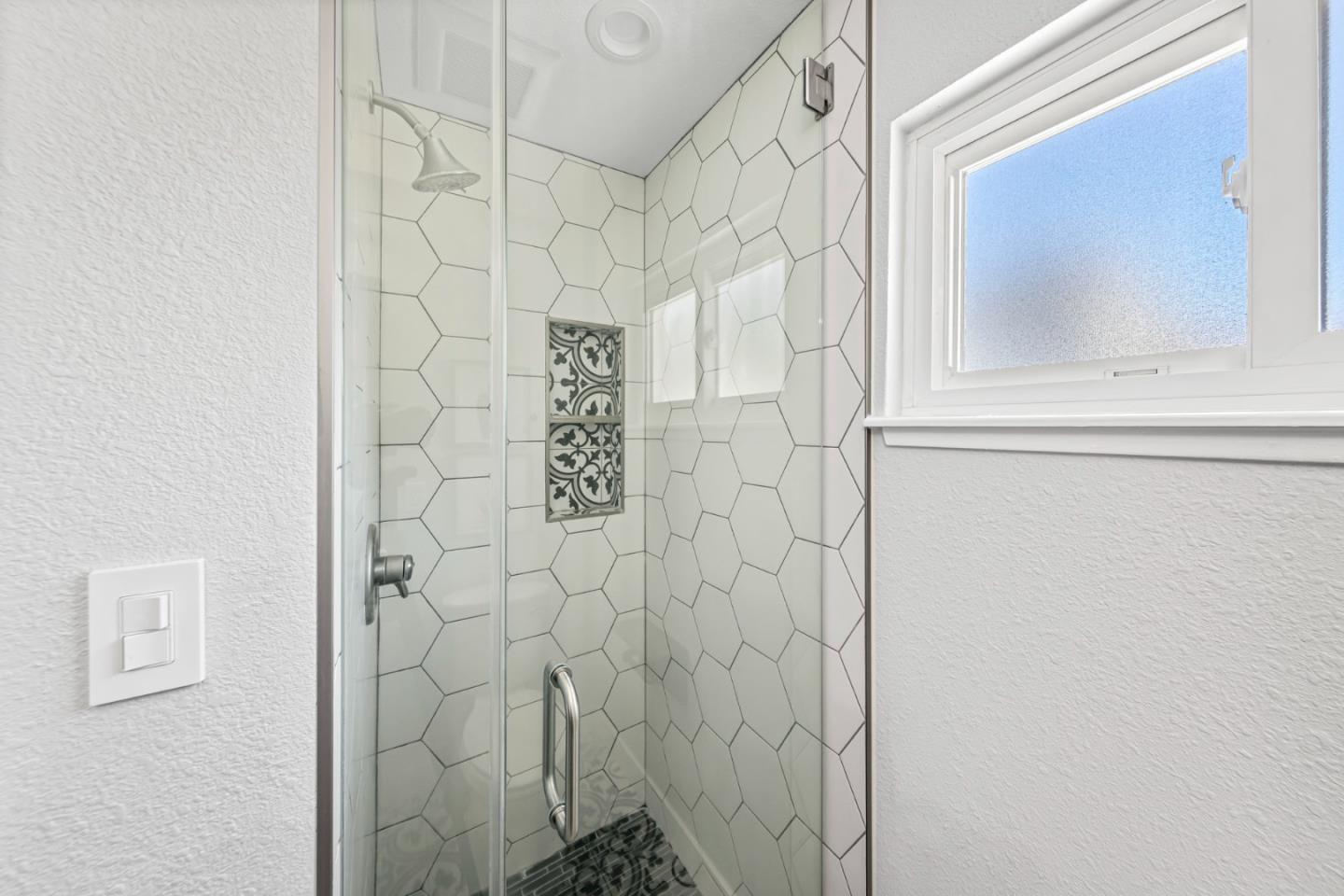 Detail Gallery Image 15 of 29 For 224 Cleaves Ct, San Jose,  CA 95126 - 2 Beds | 2 Baths