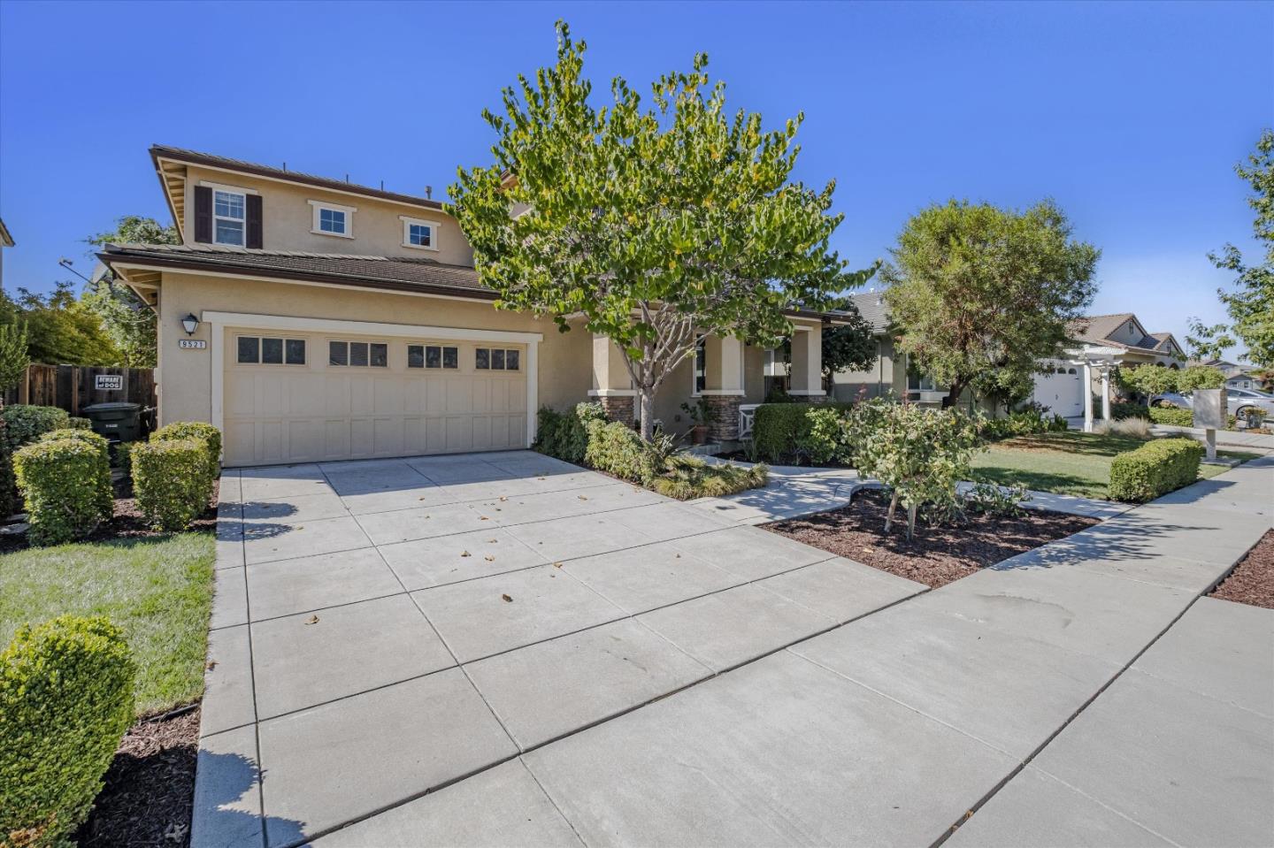 Detail Gallery Image 4 of 47 For 9521 Rodeo Dr, Gilroy,  CA 95020 - 5 Beds | 3/1 Baths