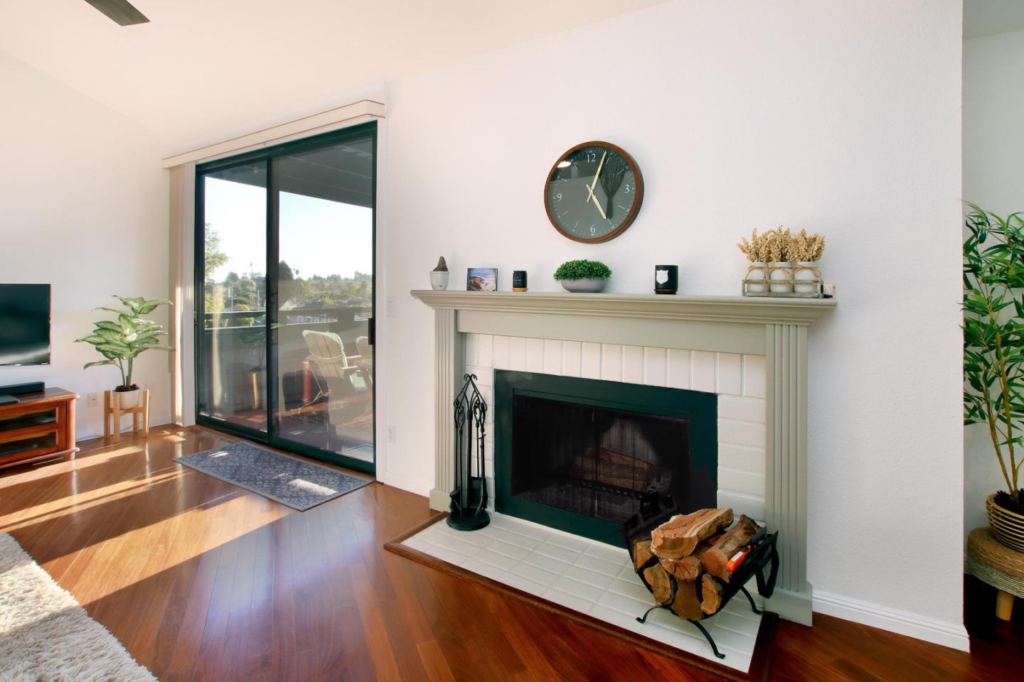 Detail Gallery Image 8 of 40 For 320 Soquel Ave #D3,  Santa Cruz,  CA 95062 - 2 Beds | 2 Baths