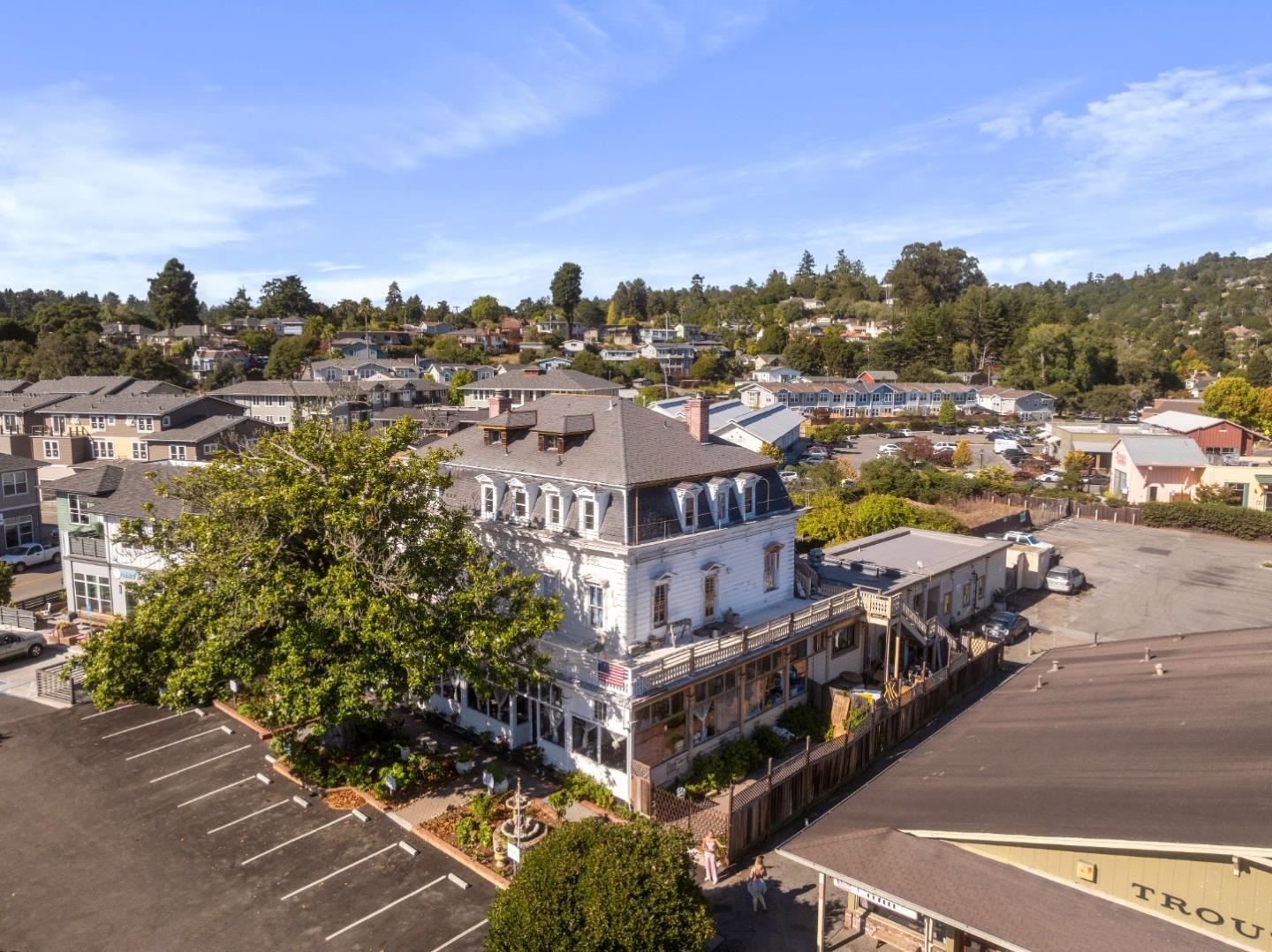 Detail Gallery Image 6 of 74 For 8041 Soquel Dr, Aptos,  CA 95003 - – Beds | – Baths