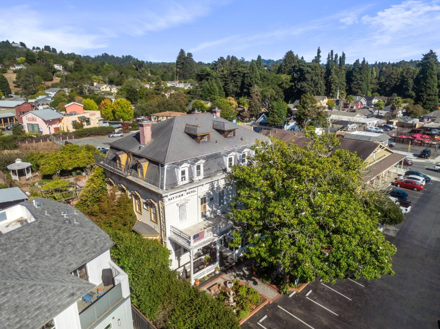 Detail Gallery Image 7 of 74 For 8041 Soquel Dr, Aptos,  CA 95003 - – Beds | – Baths