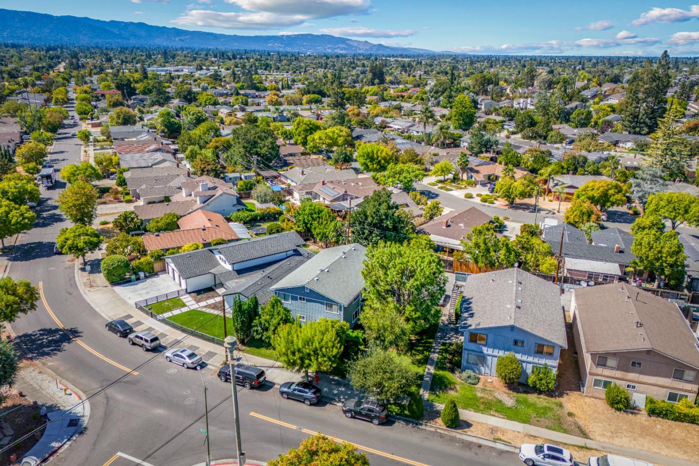 Detail Gallery Image 6 of 12 For 1675 Merrill Dr, San Jose,  CA 95124 - – Beds | – Baths