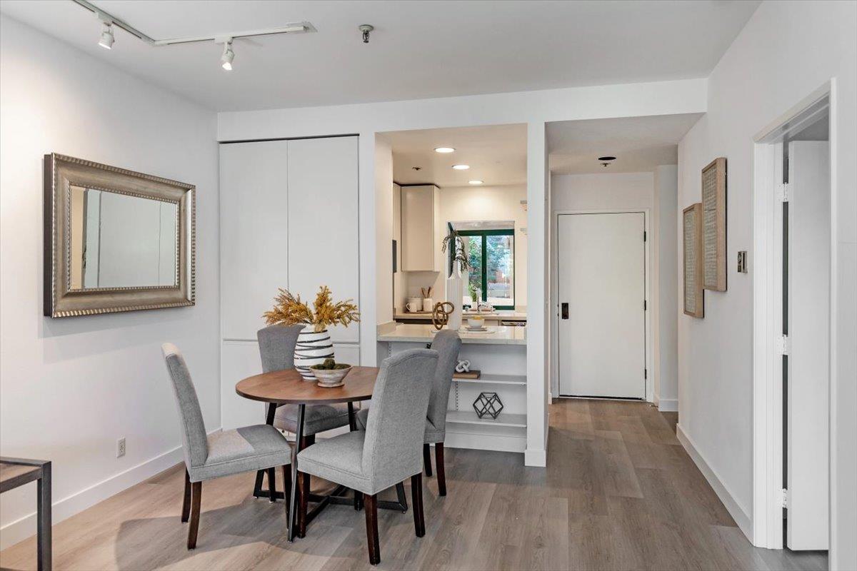 Detail Gallery Image 3 of 26 For 4250 El Camino Real #D234,  Palo Alto,  CA 94306 - 1 Beds | 1 Baths