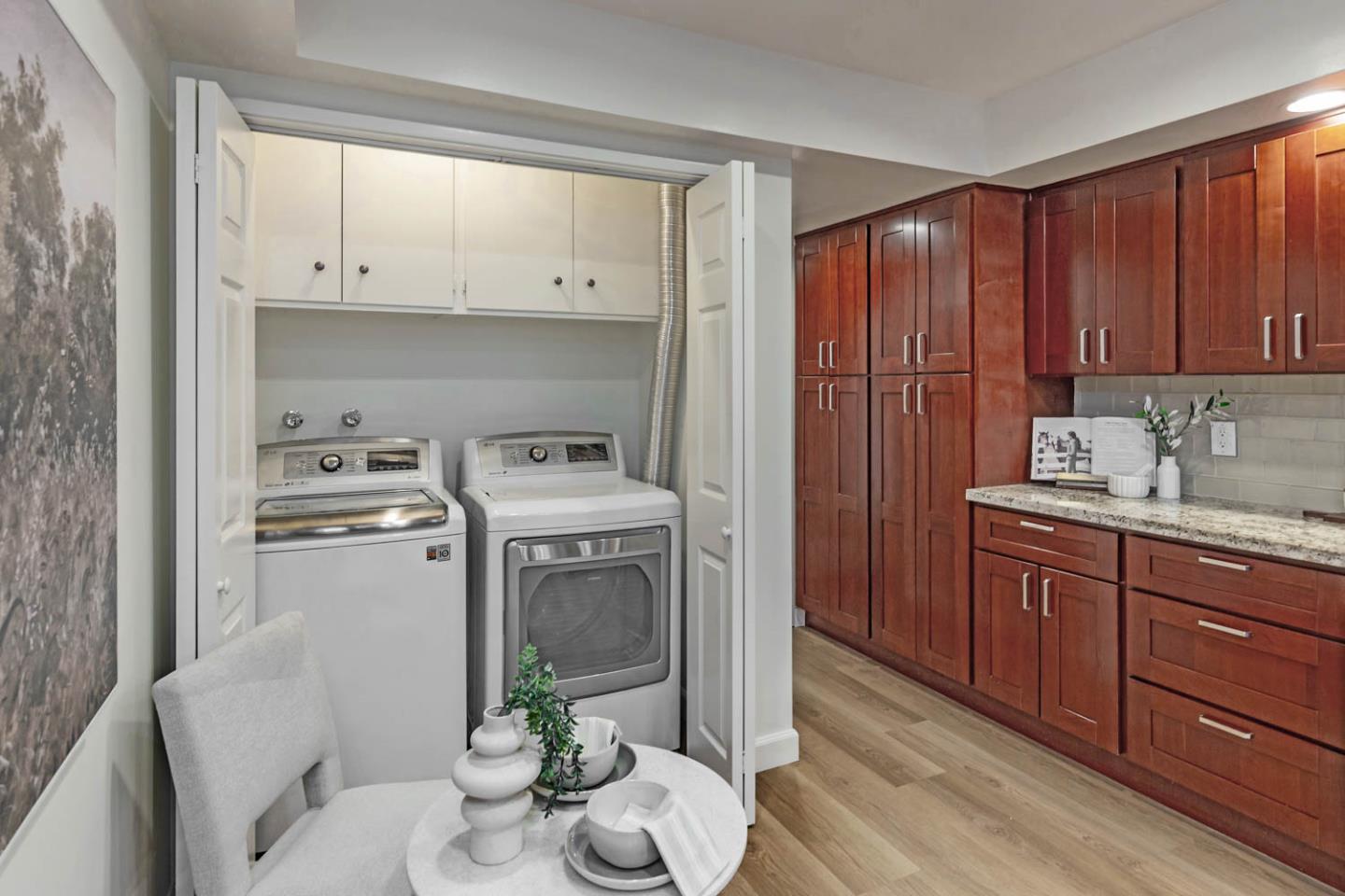 Detail Gallery Image 11 of 33 For 79 Los Altos Sq, Los Altos,  CA 94022 - 2 Beds | 2/1 Baths