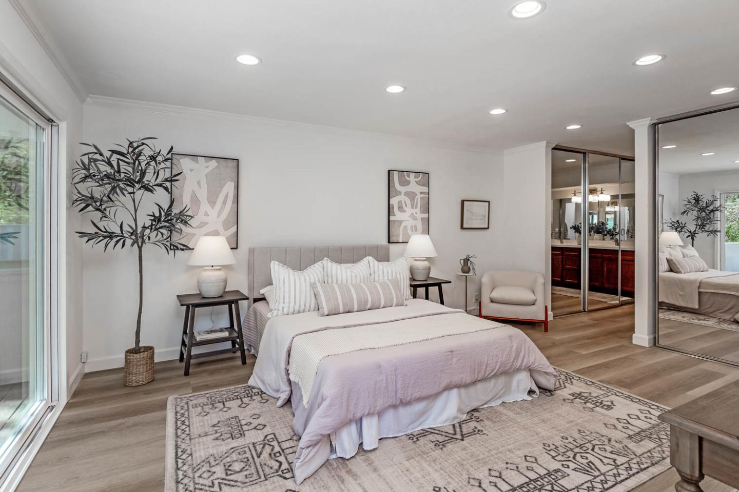 Detail Gallery Image 13 of 33 For 79 Los Altos Sq, Los Altos,  CA 94022 - 2 Beds | 2/1 Baths