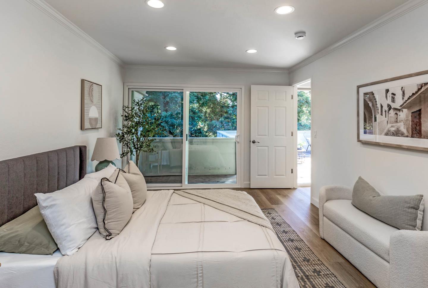 Detail Gallery Image 19 of 33 For 79 Los Altos Sq, Los Altos,  CA 94022 - 2 Beds | 2/1 Baths