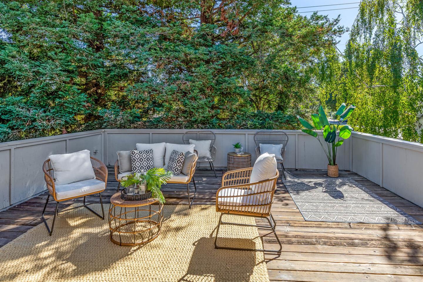 Detail Gallery Image 21 of 33 For 79 Los Altos Sq, Los Altos,  CA 94022 - 2 Beds | 2/1 Baths