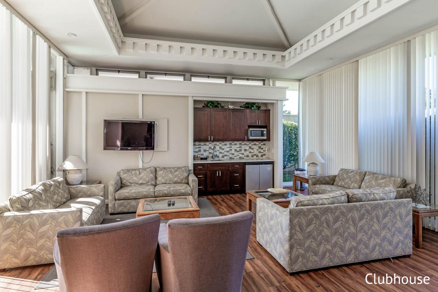 Detail Gallery Image 26 of 33 For 79 Los Altos Sq, Los Altos,  CA 94022 - 2 Beds | 2/1 Baths