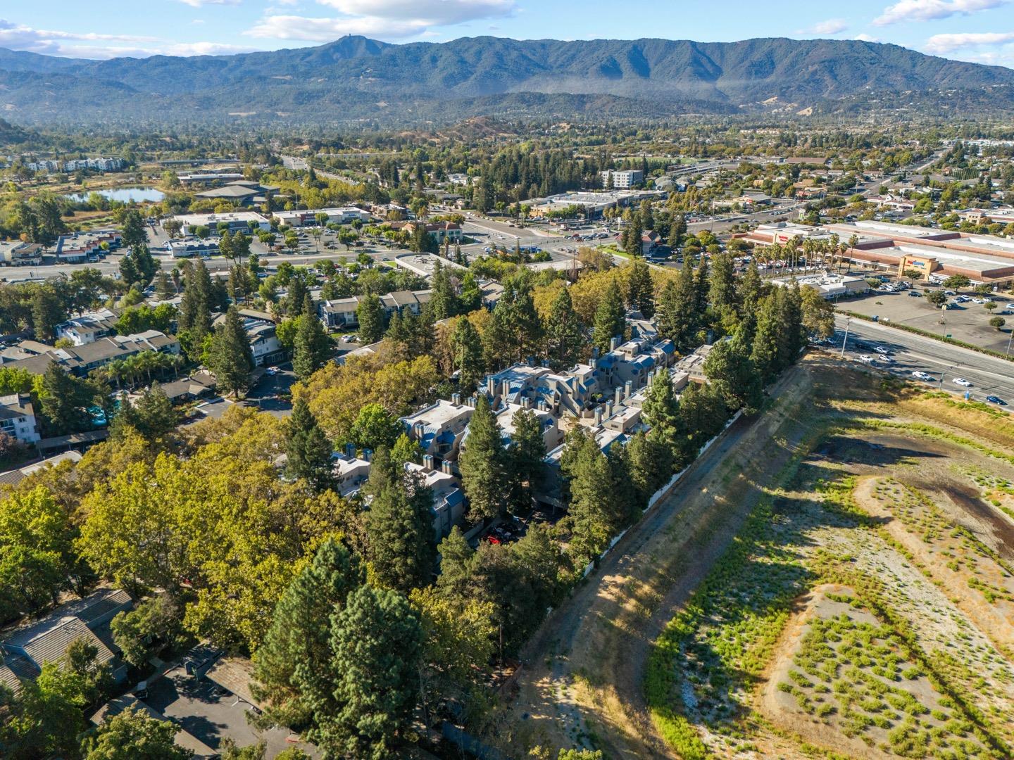 Detail Gallery Image 39 of 46 For 1197 Foxchase Dr, San Jose,  CA 95123 - 2 Beds | 1 Baths