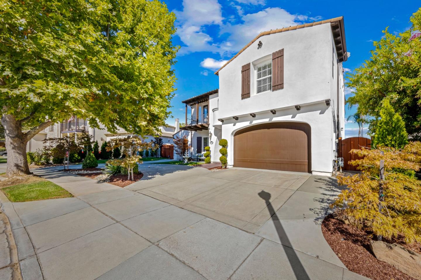 Detail Gallery Image 3 of 73 For 1903 Saint Andrews Cir, Gilroy,  CA 95020 - 4 Beds | 3/1 Baths