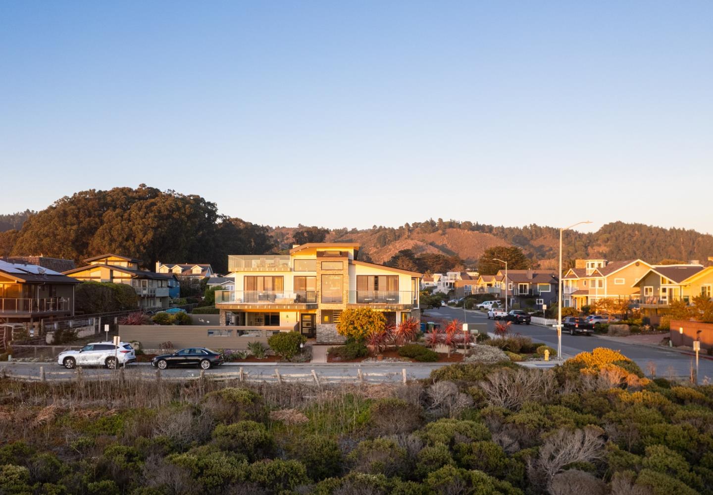 Detail Gallery Image 4 of 16 For 2901 Naples Ave, Half Moon Bay,  CA 94019 - 4 Beds | 5/1 Baths