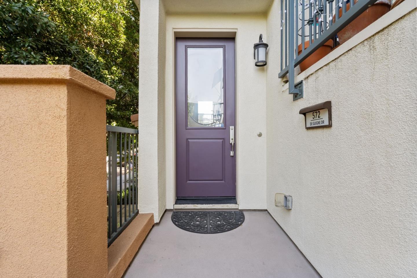 Detail Gallery Image 3 of 27 For 572 De Guigne Dr, Sunnyvale,  CA 94085 - 2 Beds | 2 Baths