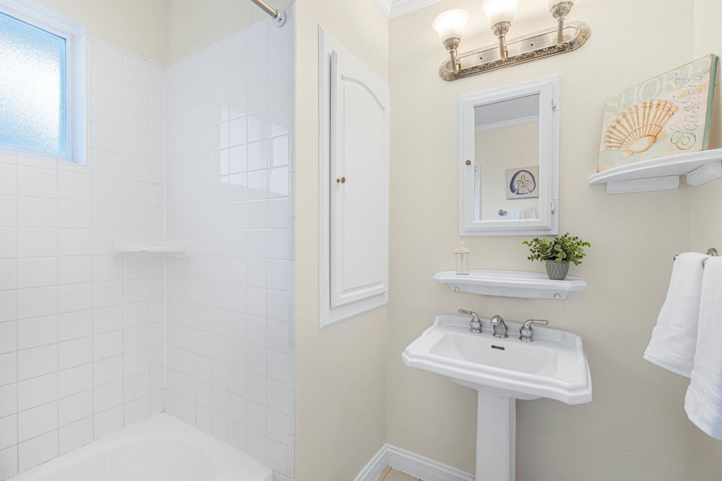 Detail Gallery Image 21 of 35 For 2140 Oakmont Dr, San Bruno,  CA 94066 - 3 Beds | 2 Baths