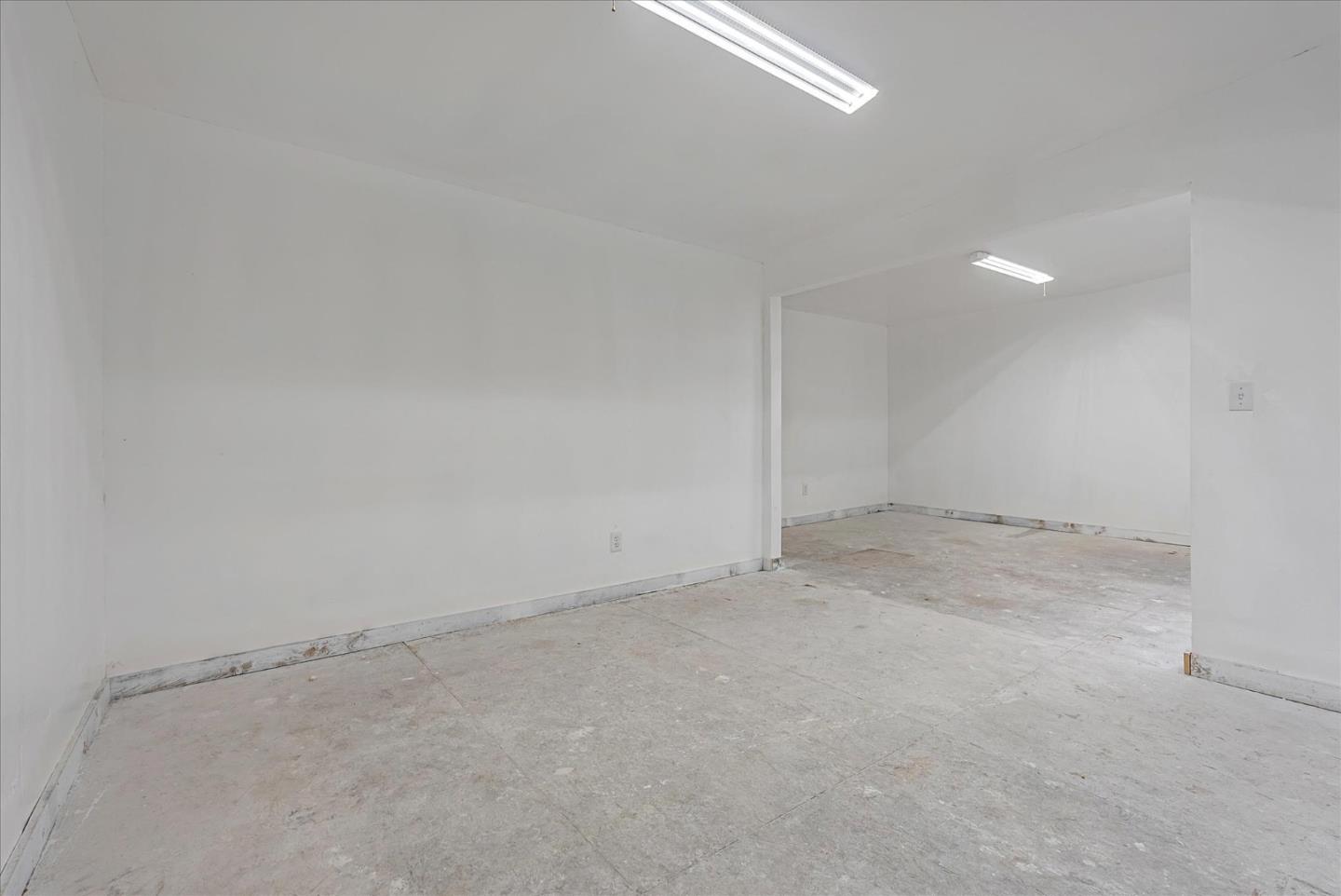 Detail Gallery Image 21 of 53 For 3038 Market St, Oakland,  CA 94608 - – Beds | – Baths