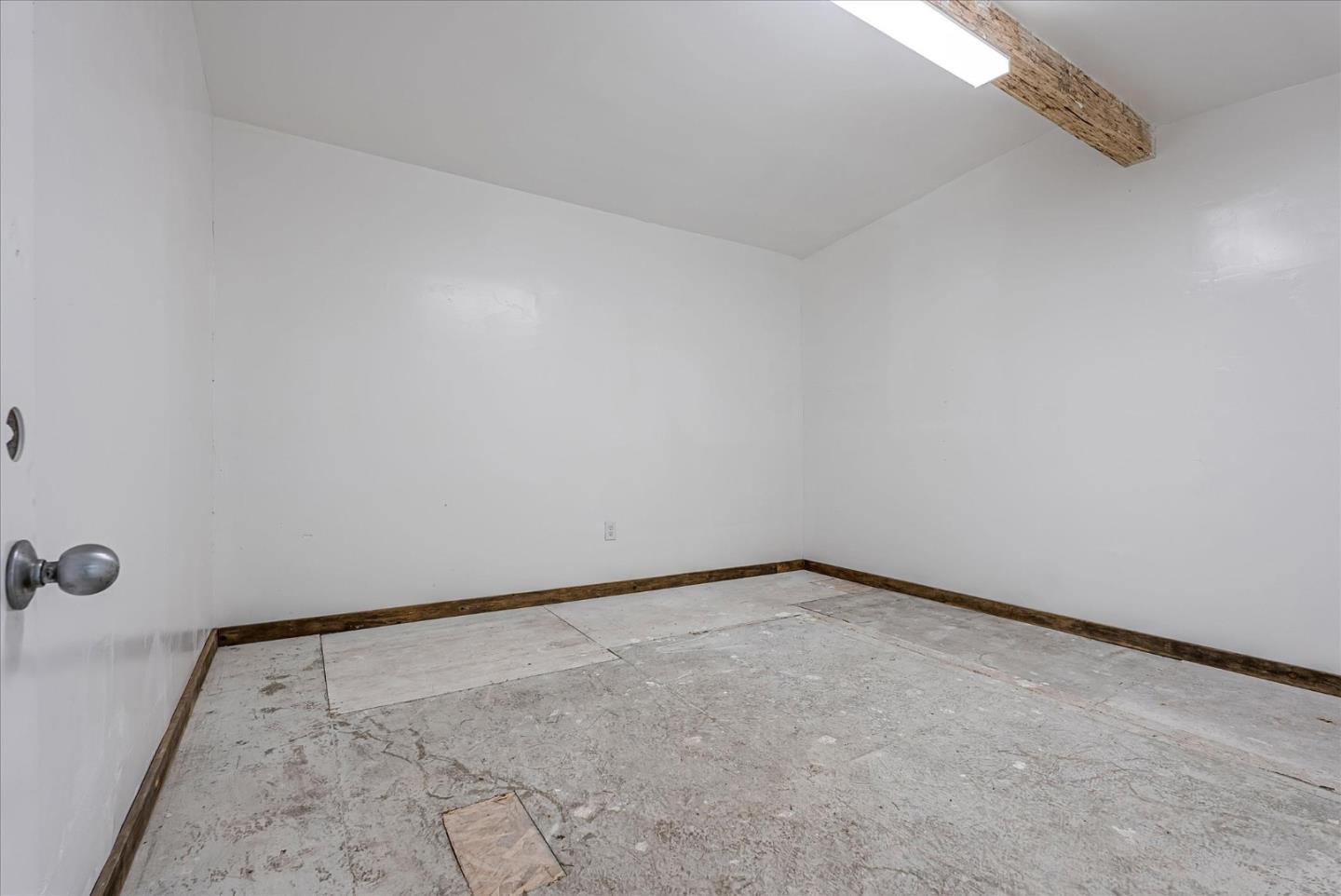 Detail Gallery Image 25 of 53 For 3038 Market St, Oakland,  CA 94608 - – Beds | – Baths