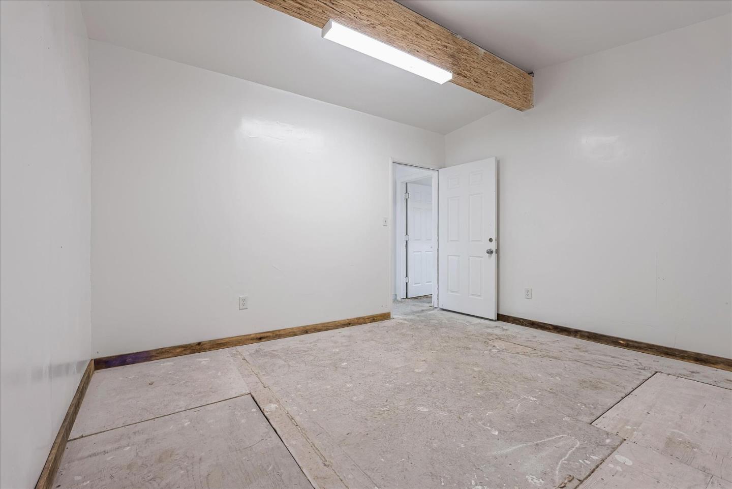 Detail Gallery Image 27 of 53 For 3038 Market St, Oakland,  CA 94608 - – Beds | – Baths
