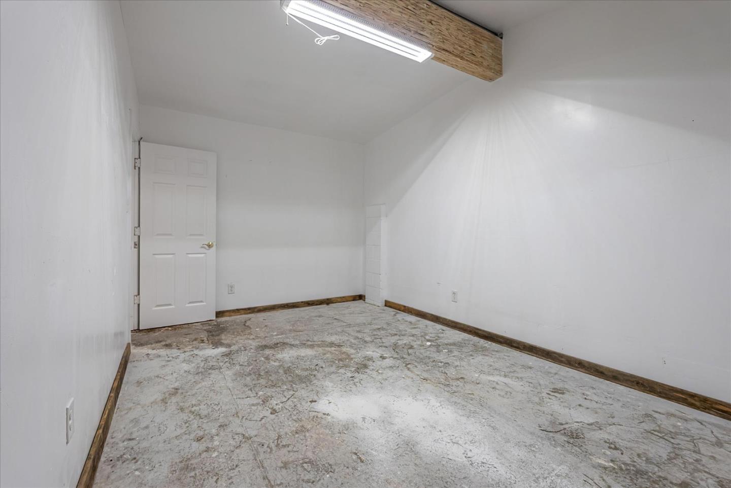 Detail Gallery Image 29 of 53 For 3038 Market St, Oakland,  CA 94608 - – Beds | – Baths