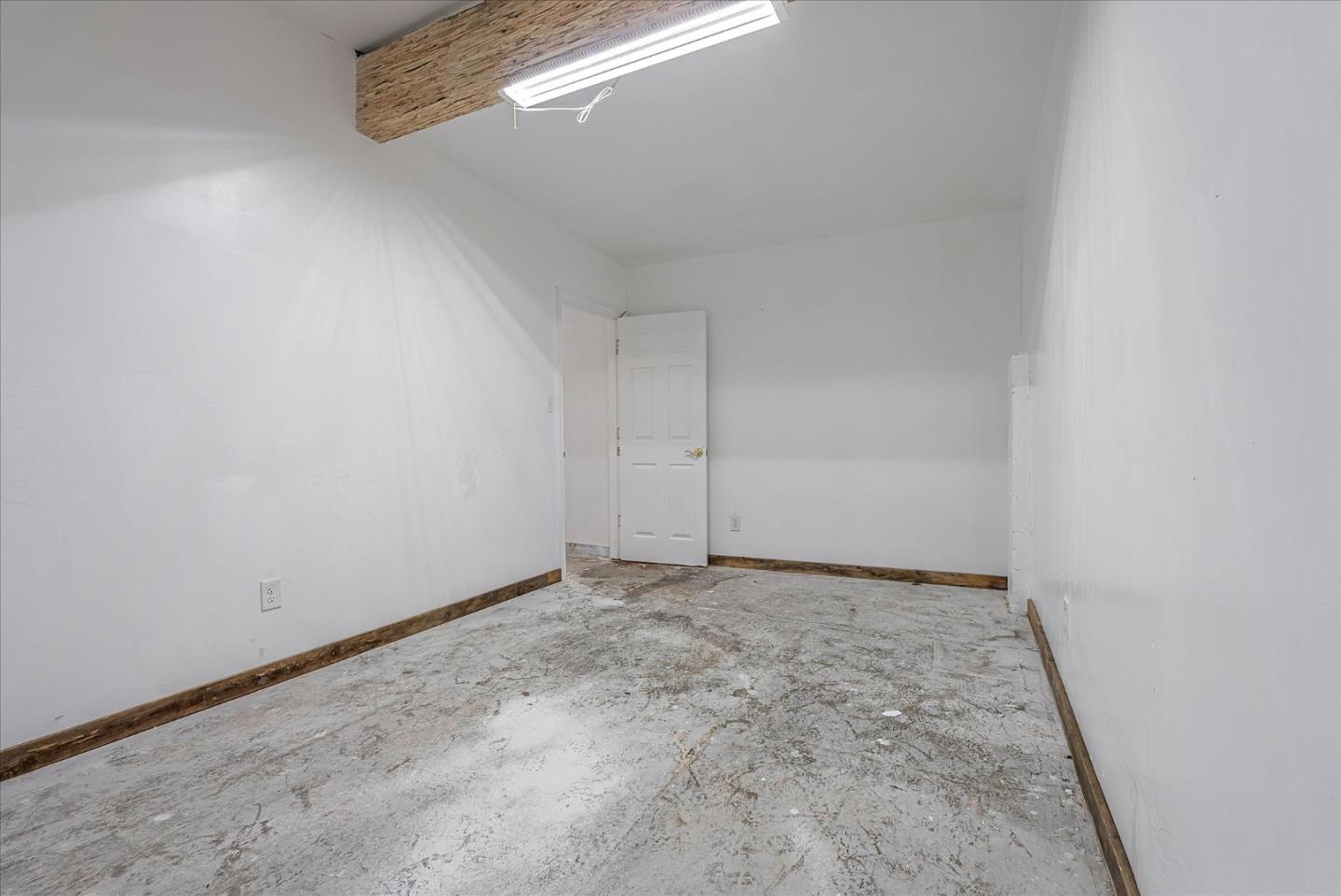 Detail Gallery Image 30 of 53 For 3038 Market St, Oakland,  CA 94608 - – Beds | – Baths