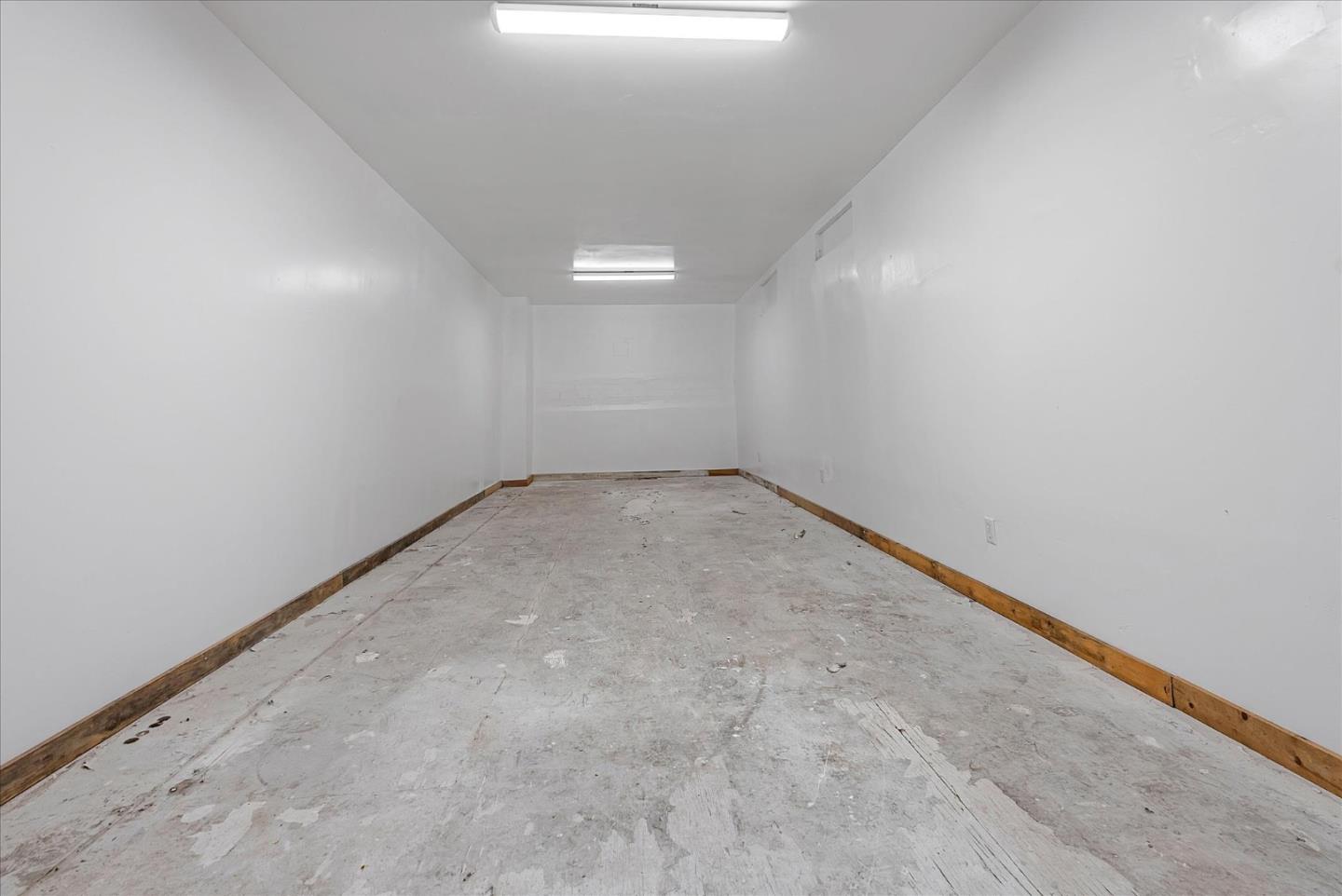 Detail Gallery Image 31 of 53 For 3038 Market St, Oakland,  CA 94608 - – Beds | – Baths