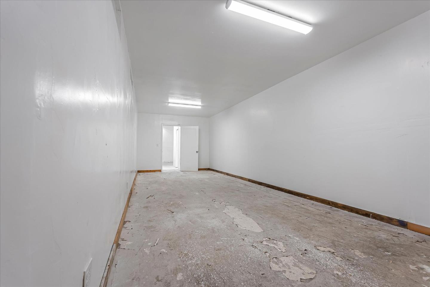 Detail Gallery Image 32 of 53 For 3038 Market St, Oakland,  CA 94608 - – Beds | – Baths