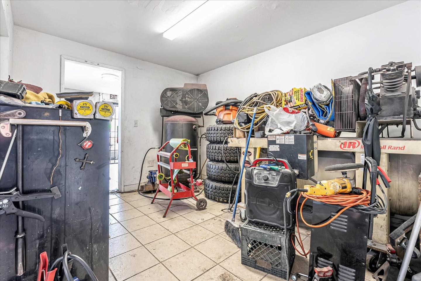 Detail Gallery Image 52 of 53 For 3038 Market St, Oakland,  CA 94608 - – Beds | – Baths