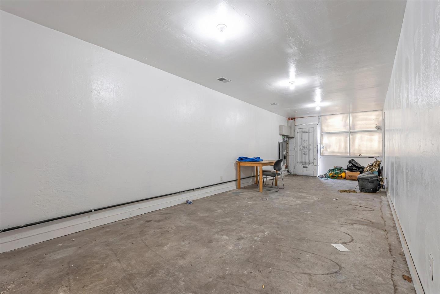 Detail Gallery Image 9 of 53 For 3038 Market St, Oakland,  CA 94608 - – Beds | – Baths