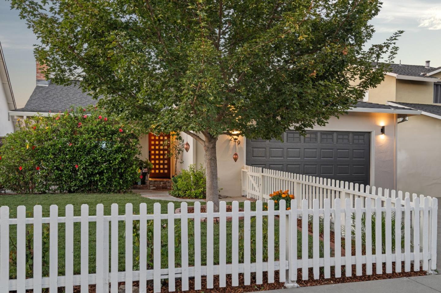 Detail Gallery Image 1 of 47 For 249 Belden Dr, San Jose,  CA 95123 - 3 Beds | 2 Baths