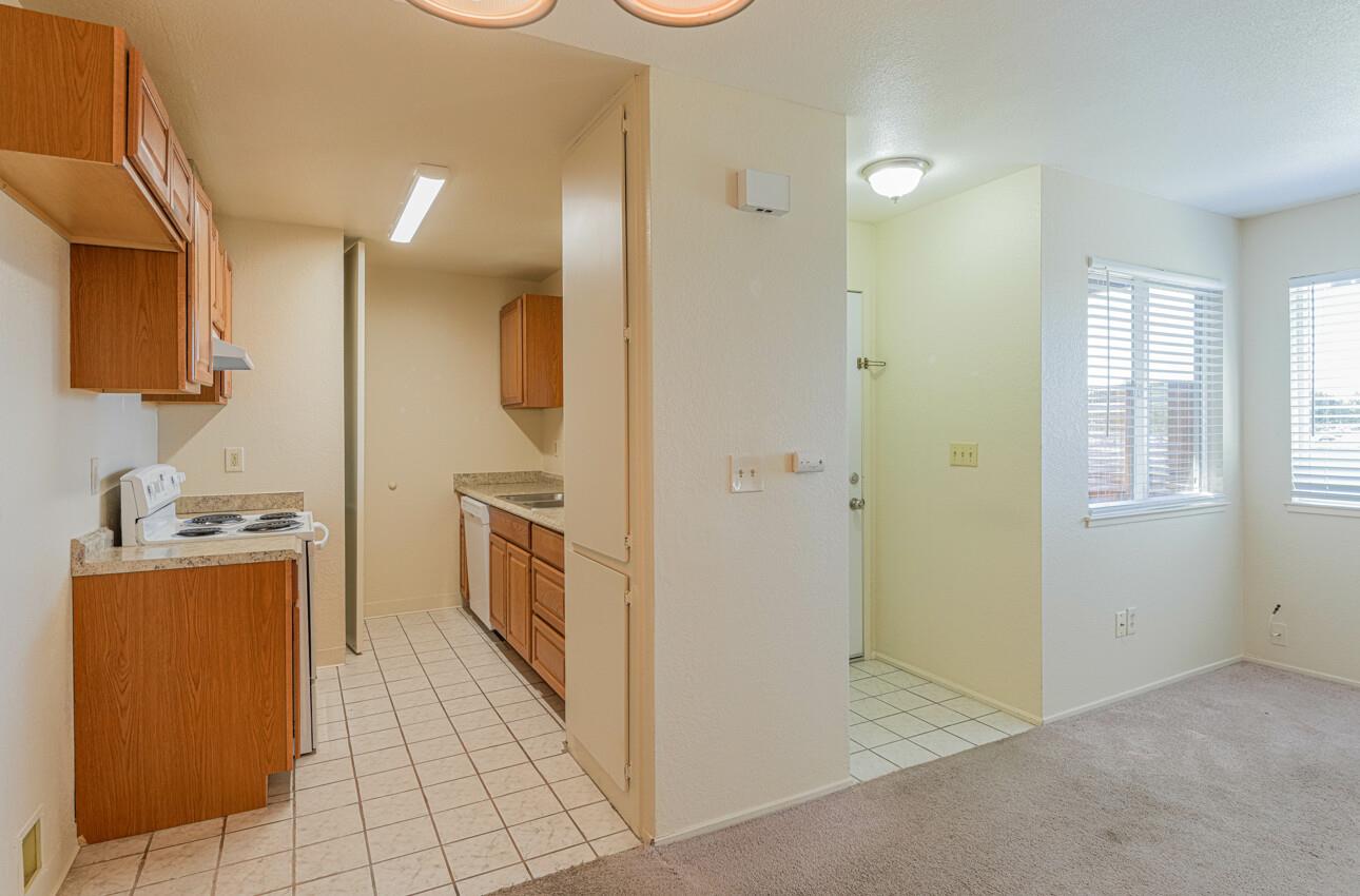 Detail Gallery Image 11 of 29 For 1867 Cherokee Dr #1,  Salinas,  CA 93906 - 1 Beds | 1 Baths