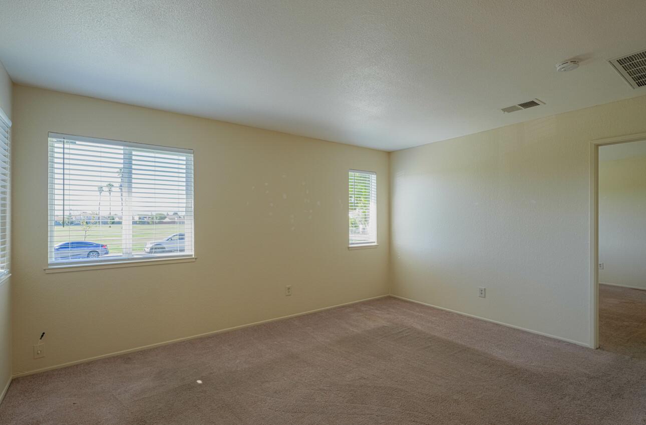 Detail Gallery Image 5 of 29 For 1867 Cherokee Dr #1,  Salinas,  CA 93906 - 1 Beds | 1 Baths