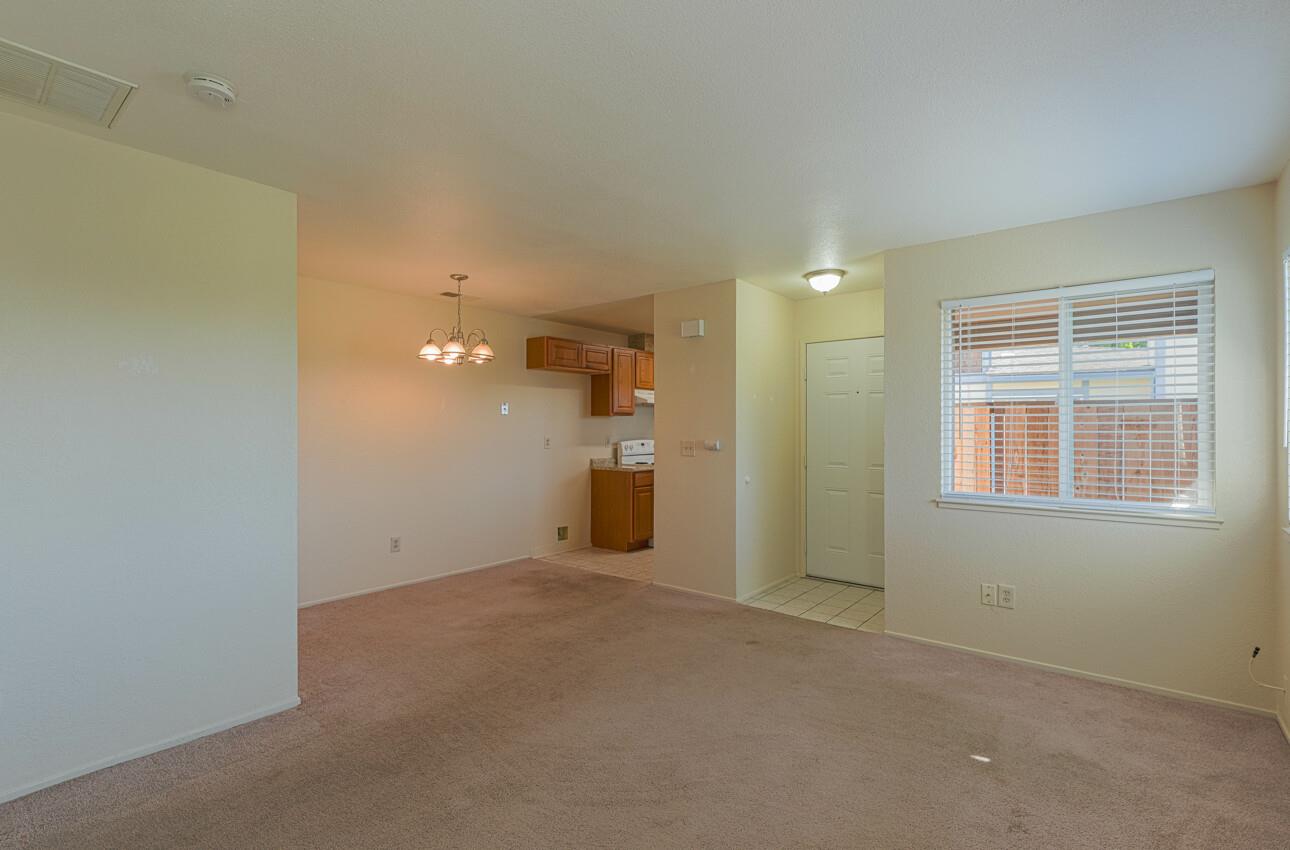 Detail Gallery Image 8 of 29 For 1867 Cherokee Dr #1,  Salinas,  CA 93906 - 1 Beds | 1 Baths