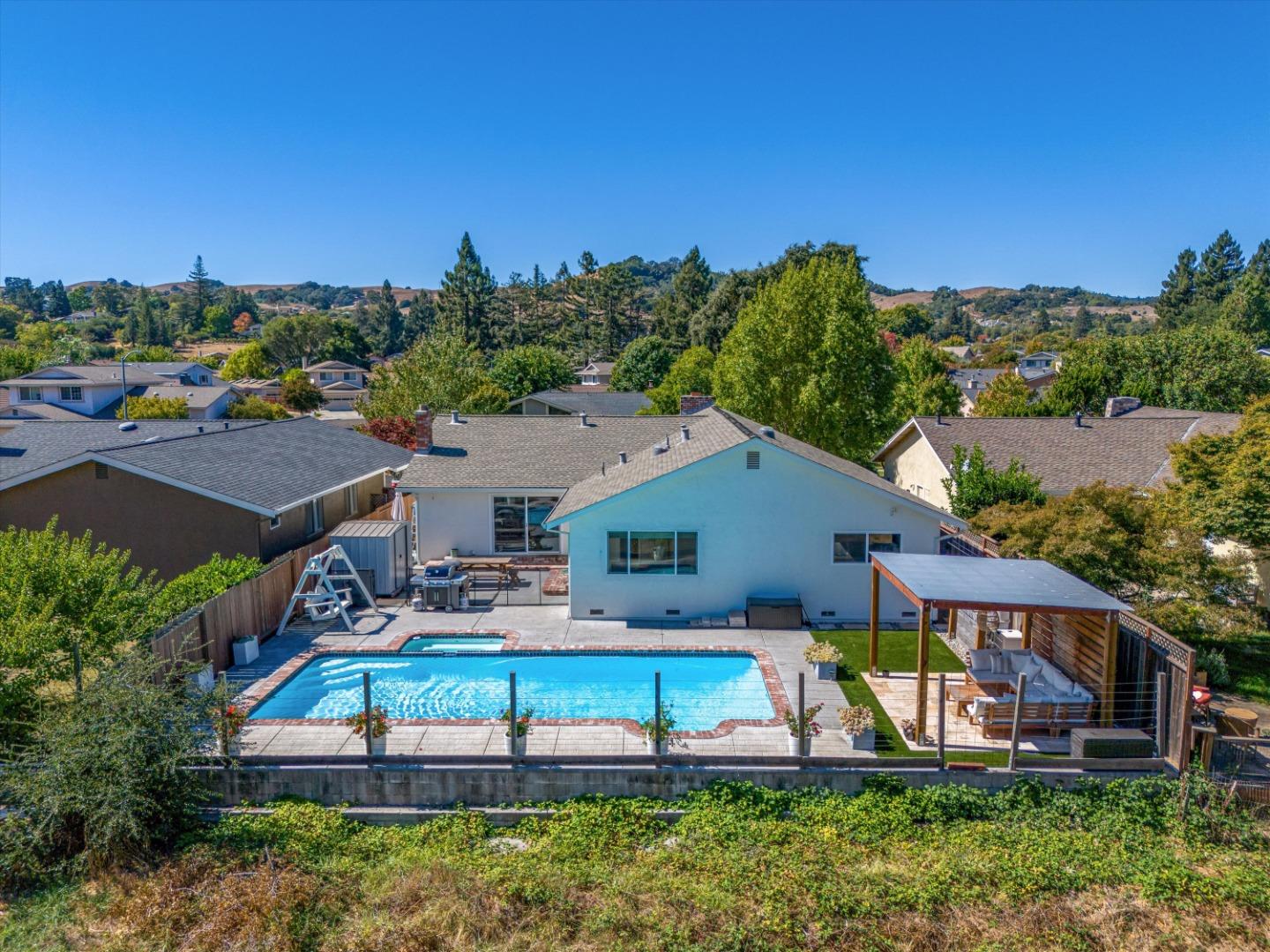 Detail Gallery Image 1 of 1 For 1026 Round Hill Cir, Napa,  CA 94558 - 4 Beds | 2 Baths