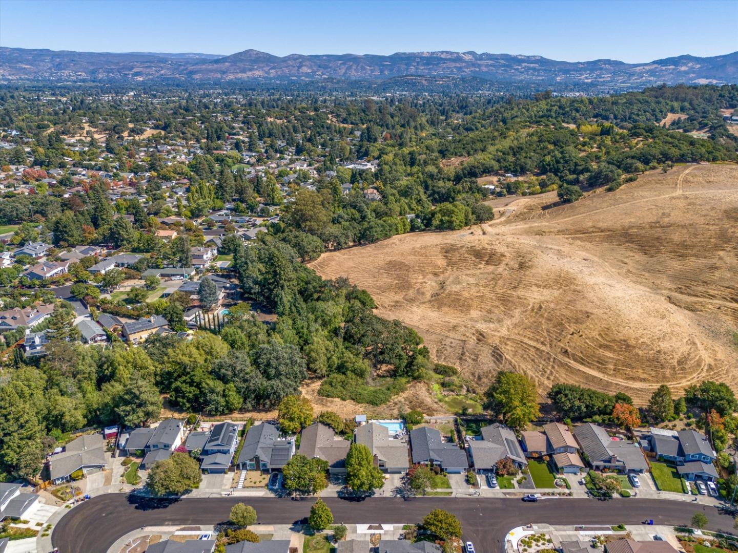 Detail Gallery Image 65 of 71 For 1026 Round Hill Cir, Napa,  CA 94558 - 4 Beds | 2 Baths