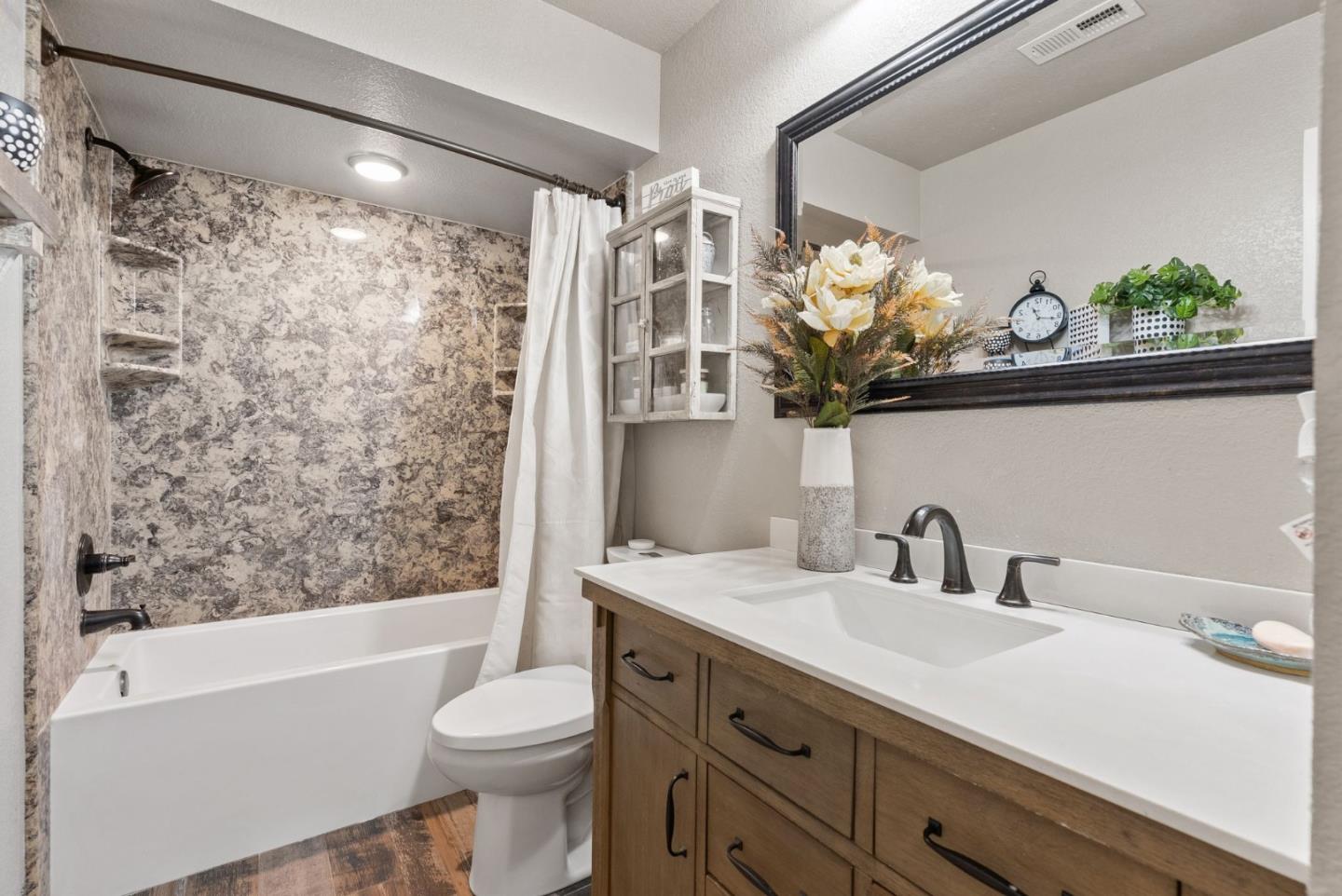 Detail Gallery Image 20 of 36 For 341 Creekwood Ct, Morgan Hill,  CA 95037 - 2 Beds | 2/1 Baths