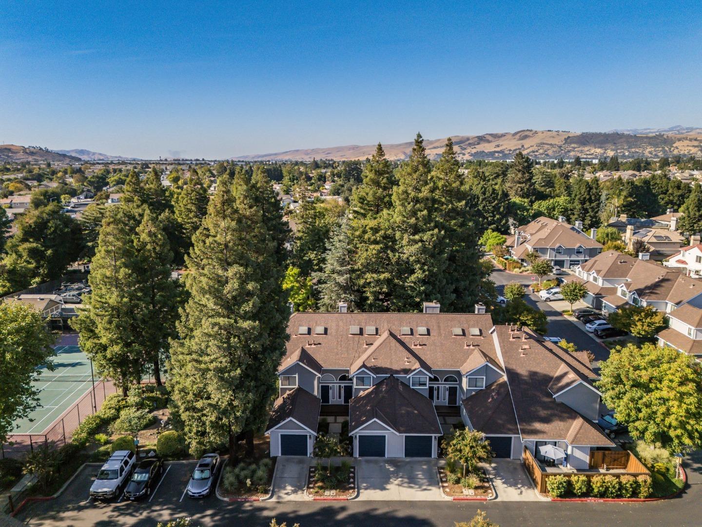 Detail Gallery Image 34 of 36 For 341 Creekwood Ct, Morgan Hill,  CA 95037 - 2 Beds | 2/1 Baths