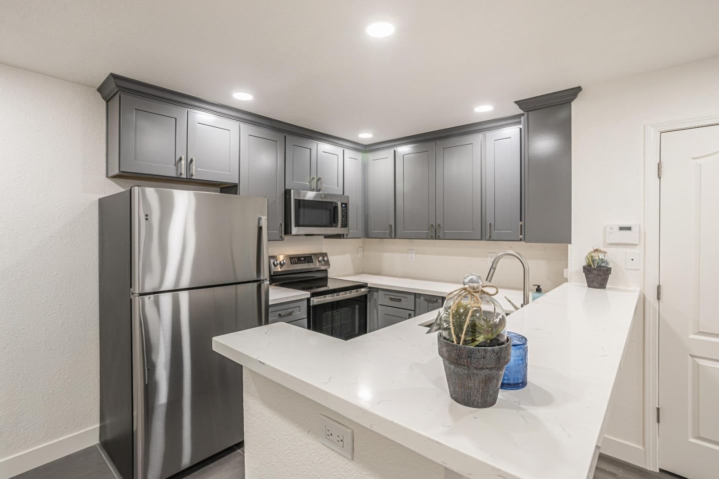 Detail Gallery Image 1 of 29 For 408 Dempsey Rd #109,  Milpitas,  CA 95035 - 2 Beds | 1 Baths