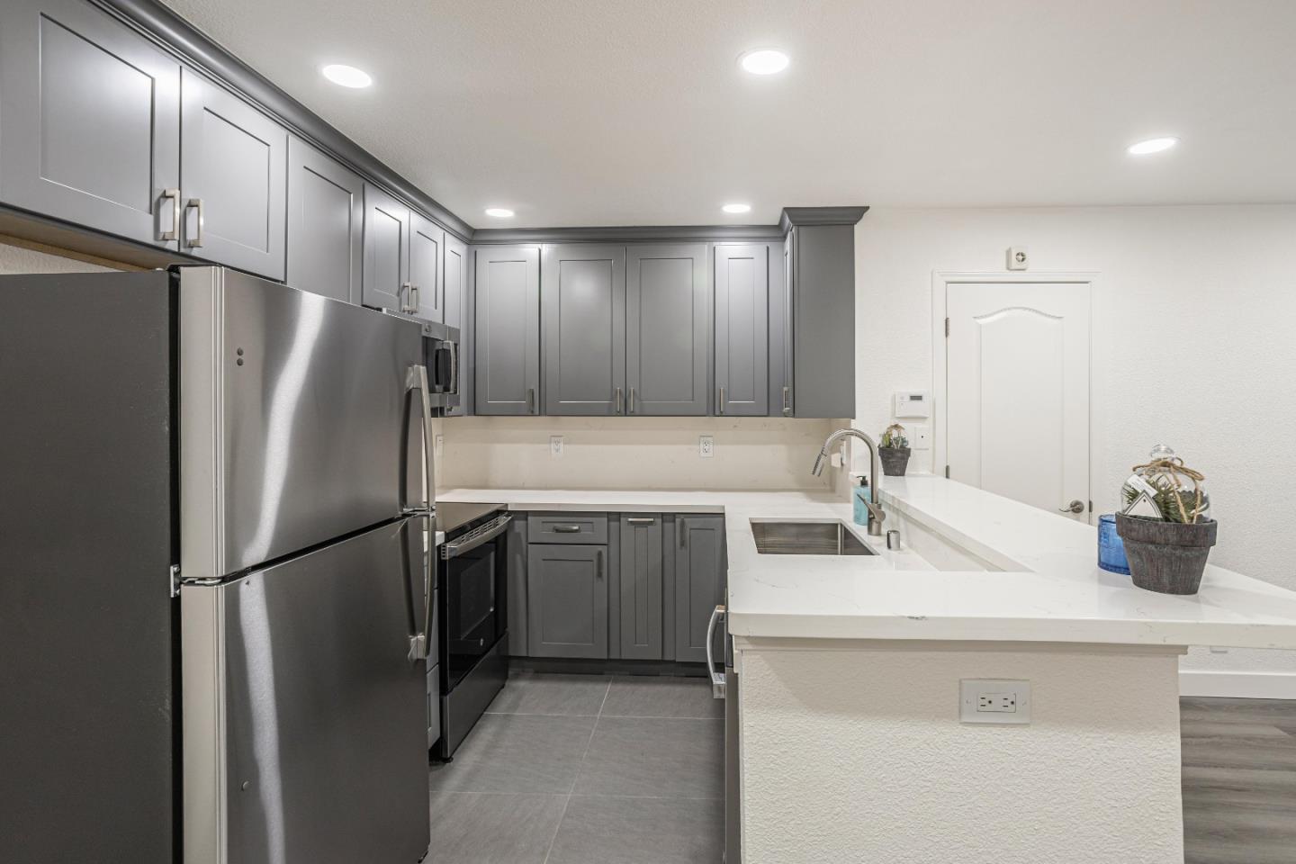 Detail Gallery Image 10 of 29 For 408 Dempsey Rd #109,  Milpitas,  CA 95035 - 2 Beds | 1 Baths