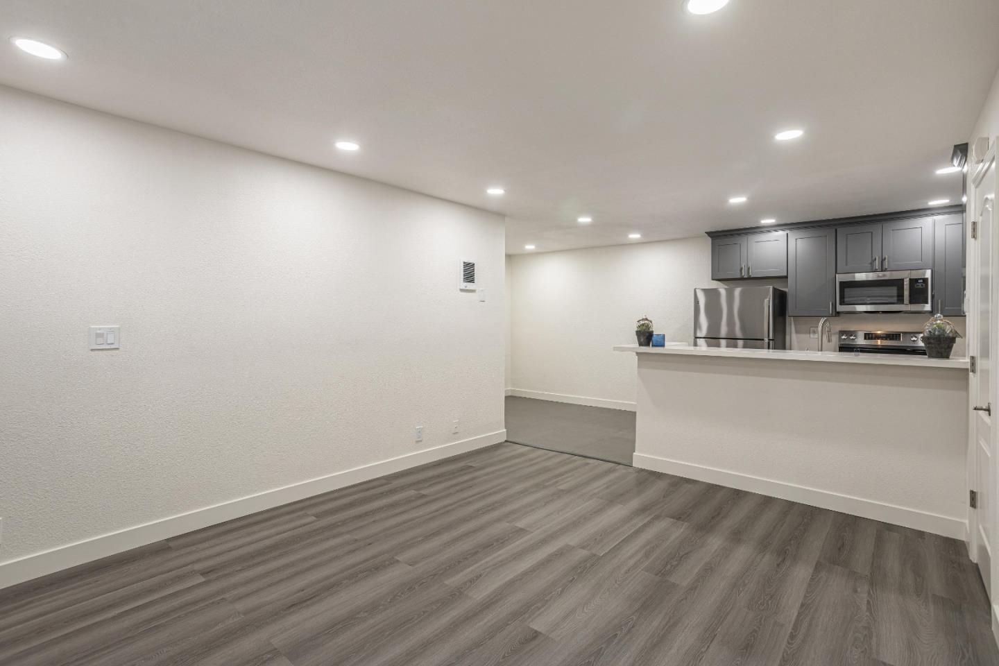 Detail Gallery Image 8 of 29 For 408 Dempsey Rd #109,  Milpitas,  CA 95035 - 2 Beds | 1 Baths